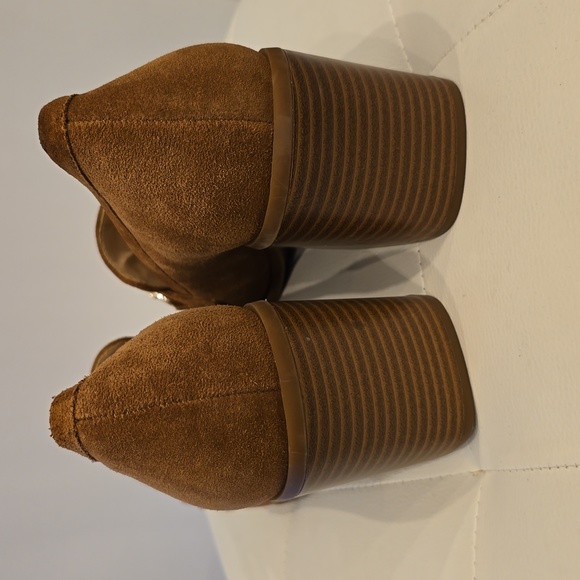 ALEX MARIE 4 FEATURE Technology Brown Suede Leather Heel loafer Chain New 9 1/2 - Picture 6 of 10